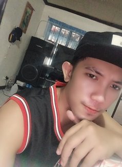 Kerwin roces25 - Male escort in Manila Photo 3 of 7