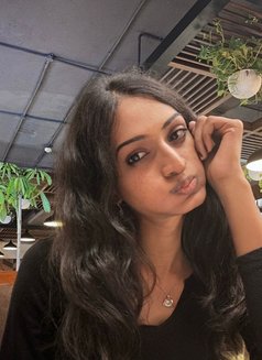 Cutie Anshu - Acompañantes transexual in Hyderabad Photo 2 of 4