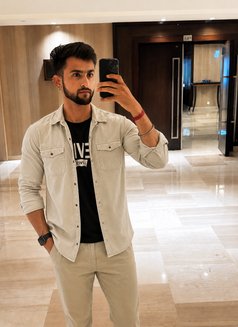Cutie Boii - masseur in New Delhi Photo 3 of 4