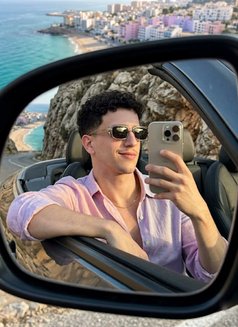 Arab Twunk - Male escort in İstanbul Photo 1 of 13