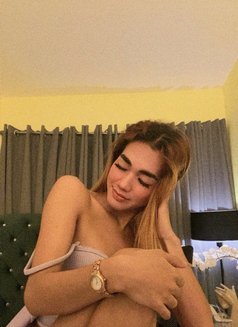 Cycy - Transsexual escort in Manila Photo 11 of 20