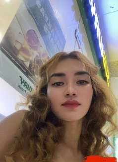 Cycy - Transsexual escort in Manila Photo 19 of 20