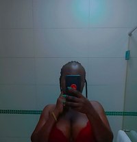 Ashley - puta in Nairobi