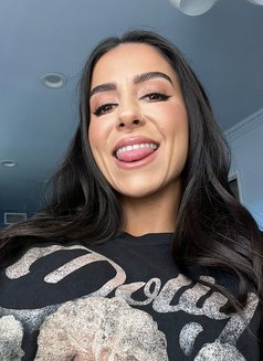 Cynthia - escort in Ajmān Photo 5 of 7