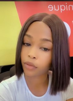 Cynthia - escort in İstanbul Photo 5 of 6