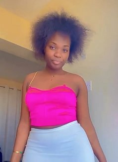 Cynthia - escort in Jeddah Photo 3 of 3