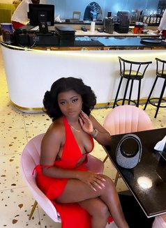 Cynthia - escort in Dubai Photo 5 of 5