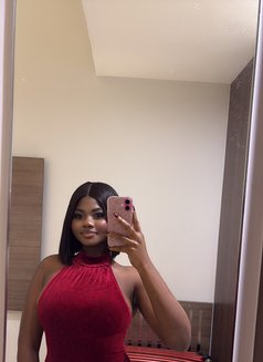 Cynthia - escort in Dubai Photo 6 of 7