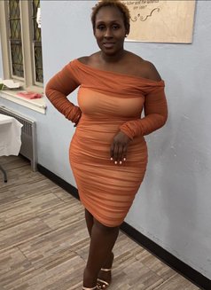 Cynthia - escort in Muscat Photo 1 of 1