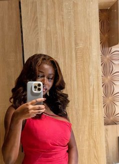 Cynthy - escort in Lagos, Nigeria Photo 3 of 5