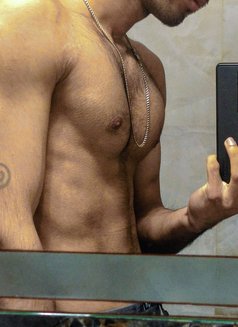 Cyrax - Male escort in New Delhi Photo 2 of 7