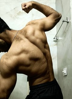 Cyrax - Male escort in New Delhi Photo 6 of 7