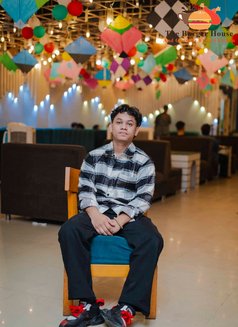 Cyrus - Acompañantes masculino in Butwal Photo 2 of 3