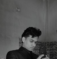 Cyrus - Acompañantes masculino in Butwal