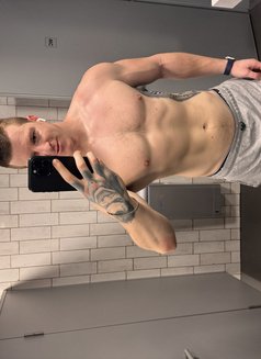 Czechboy William - Acompañantes masculino in Prague (Praha) Photo 7 of 9