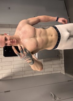 Czechboy William in DUBAI - Male escort in Dubai Photo 7 of 7