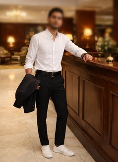 D/7 MASSAGE & P*S*Y LICKING EXPERT 🥵 - Male escort in New Delhi Photo 11 of 11