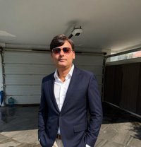 D T S - Male escort in Surat