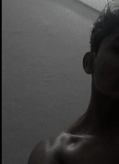 D23 - masseur in Mumbai Photo 2 of 3