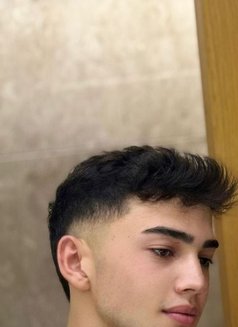 Da Ni El - Male escort in Dubai Photo 1 of 6