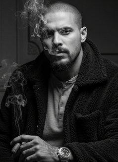 Daddy D - Transsexual escort in Dubai Photo 2 of 4