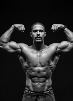 Daddy D - Acompañantes transexual in Dubai Photo 5 of 6