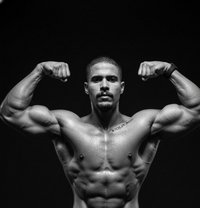 Daddy D - Transsexual escort in Dubai