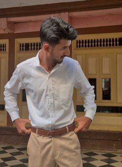 Daddy David - Acompañantes masculino in Mumbai Photo 3 of 6