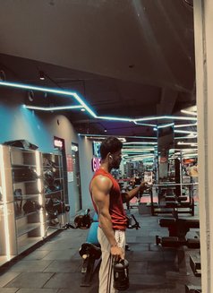 Daddy - Acompañantes masculino in Chandigarh Photo 1 of 5