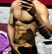 DADDY - Acompañantes masculino in Dubai