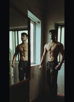 Daddy - Acompañantes masculino in Mumbai Photo 2 of 7
