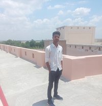 Daemon - Acompañantes masculino in Aligarh