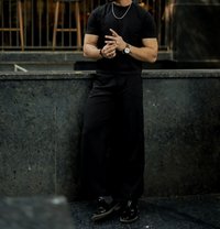 Daemon - Acompañantes masculino in Chandigarh