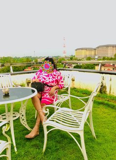 Dahamsa de Soyza - escort in Colombo Photo 6 of 11