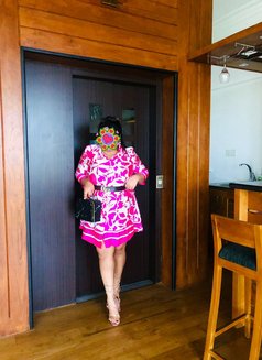 Dahamsa de Soyza - escort in Colombo Photo 7 of 11