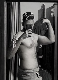 Dahi - masseur in Kandy Photo 1 of 1