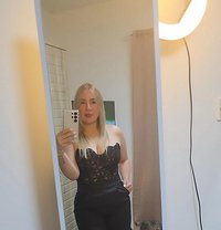 Dahiana - escort in Abu Dhabi Photo 2 of 8