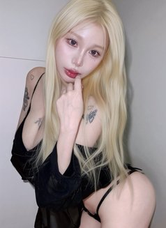 Daissy - escort in Phuket Photo 3 of 6