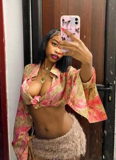 Daisy African ( +91 // 84130 // 90802 ) - escort in Noida Photo 1 of 4