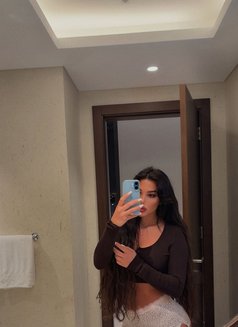 Daisy - escort in Al Manama Photo 6 of 9