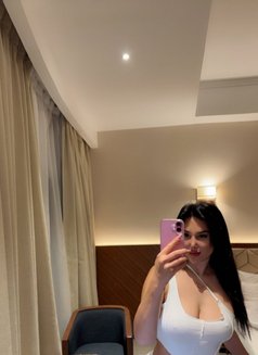 Daisy - escort in Al Manama Photo 8 of 9