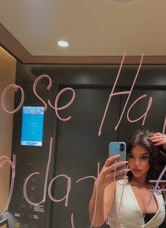 Daisy - escort in Al Manama Photo 9 of 11