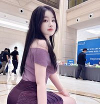 Daisy - puta in Guangzhou Photo 1 of 4