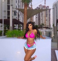 Daisy - puta in Dubai Photo 4 of 5