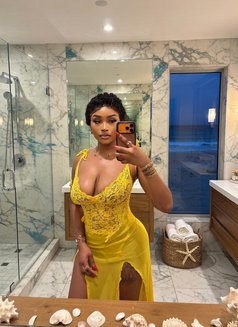 Daisy - puta in Abidjan Photo 5 of 6