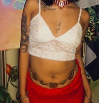 Daisy - companion in Kolkata