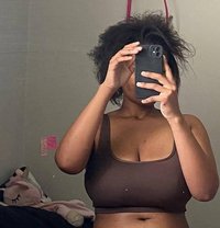 Daisy - puta in Ahmedabad Photo 2 of 4