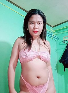 Daisy Ortigosa - escort in Manila Photo 2 of 3