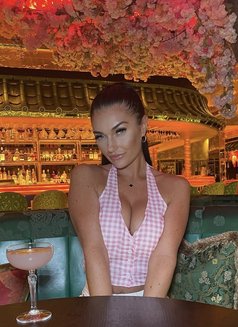 Daisy Reid - escort in Dubai Photo 1 of 3