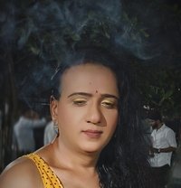 Daisy Shah - Transsexual escort in Mumbai
